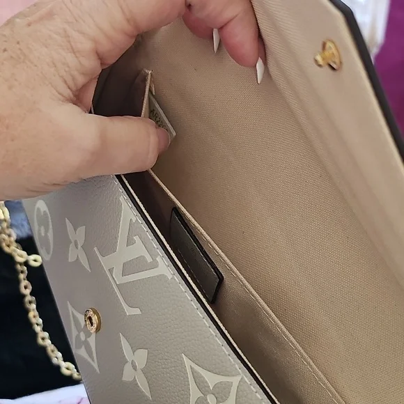 Trio+Free Shipping•Quality High Fashion Group - Picture 13 of 17